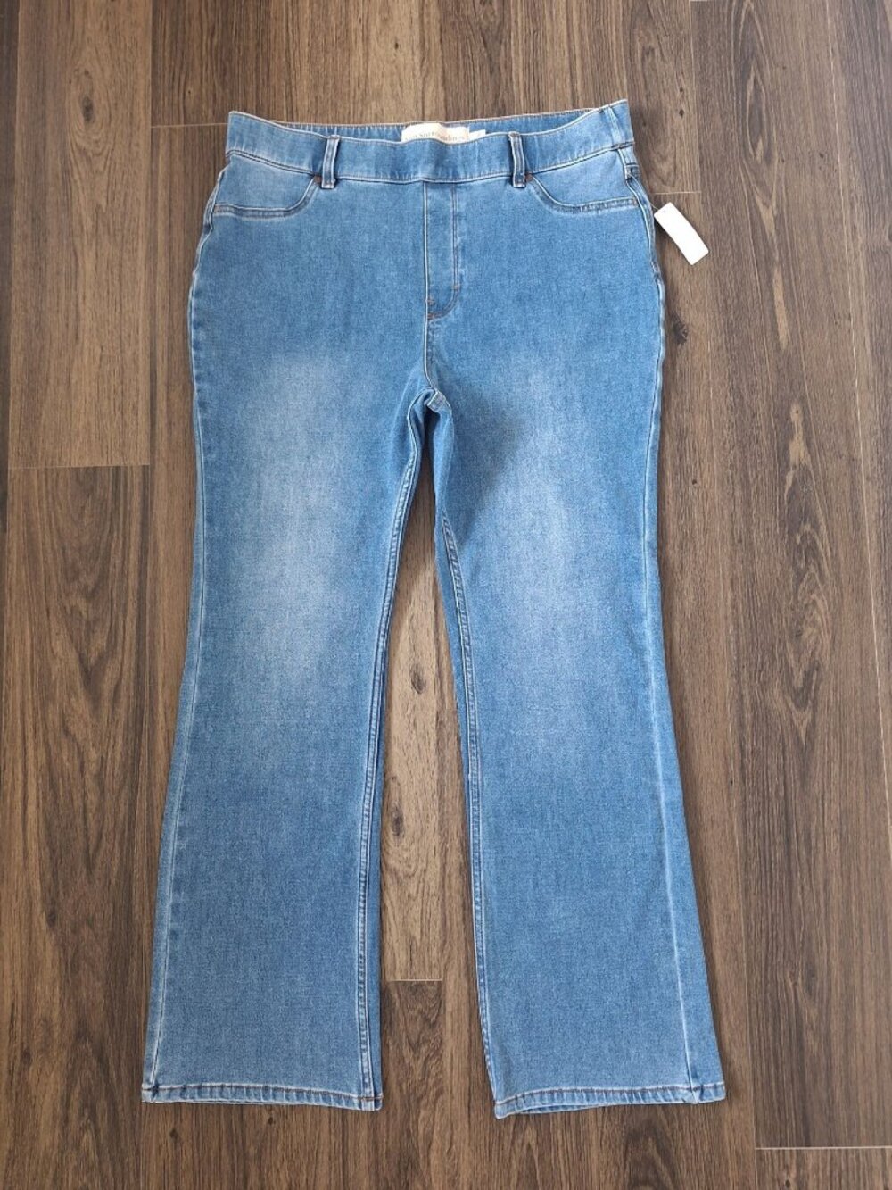 NWT Soft Surroundings Pull On Stretch High Rise Bootcut Size 34 Flare Jeans